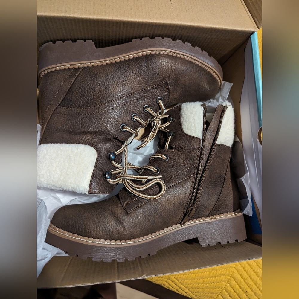 Women's boots